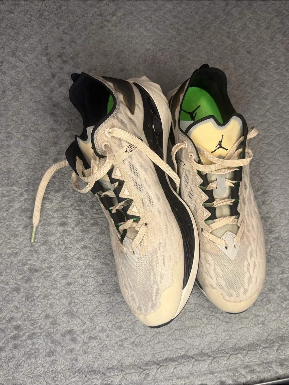 Jordan Zoom Trunner Ultimae Men’s Sneakers in Beige with Green Lining